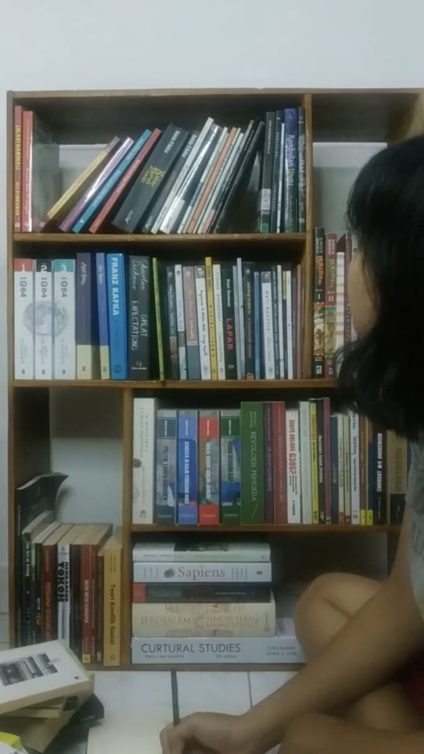 Puisi Rak Buku